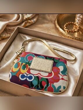 Coach Poppy Multicolor Signature Print Wristlet Clutch EUC